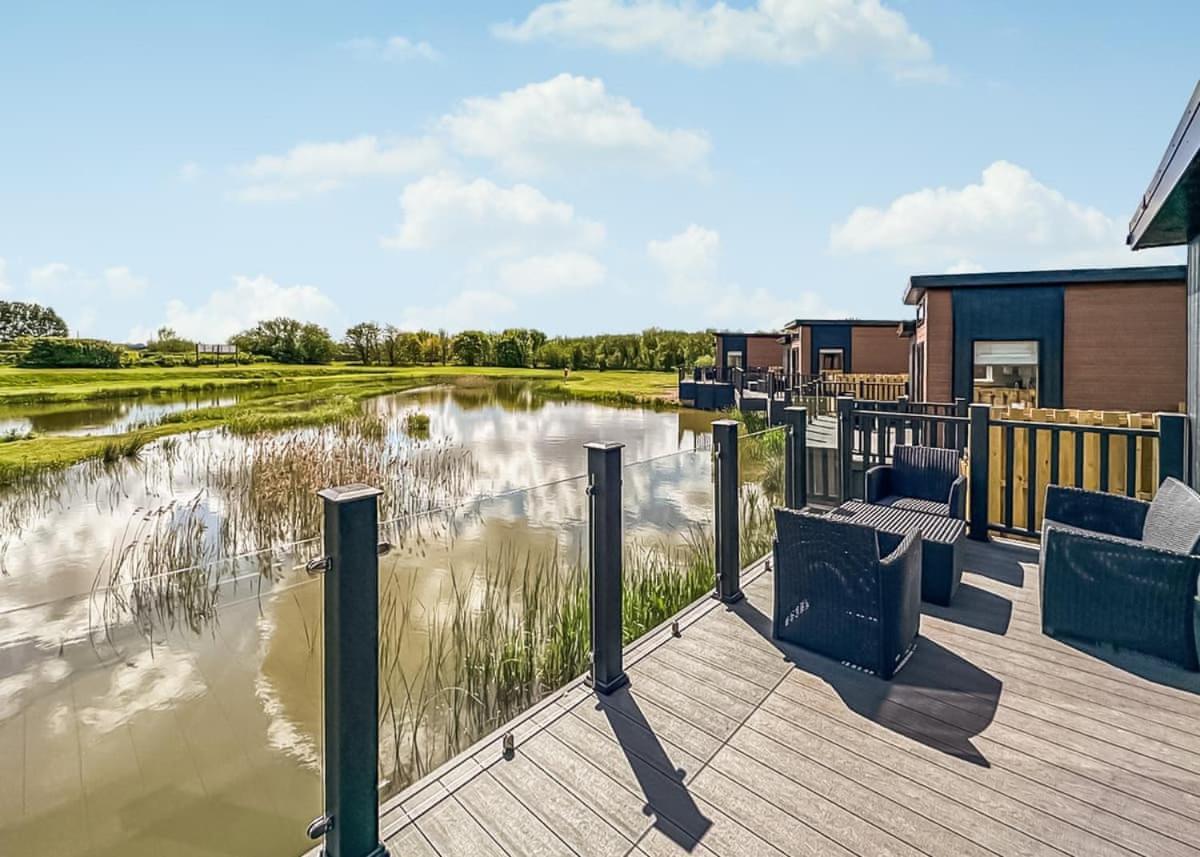 Waterside Hambleton Lakeside Lodges 풀톤르필드 외부 사진